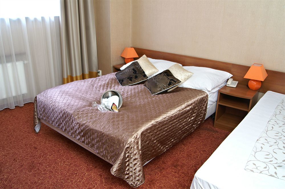 Grot Hotel Мальборк Екстер'єр фото