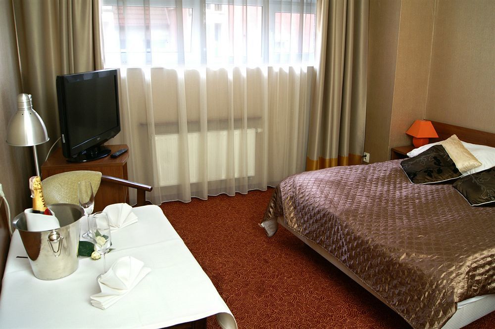 Grot Hotel Мальборк Екстер'єр фото