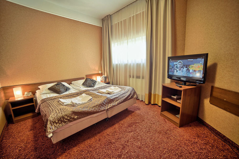 Grot Hotel Мальборк Екстер'єр фото