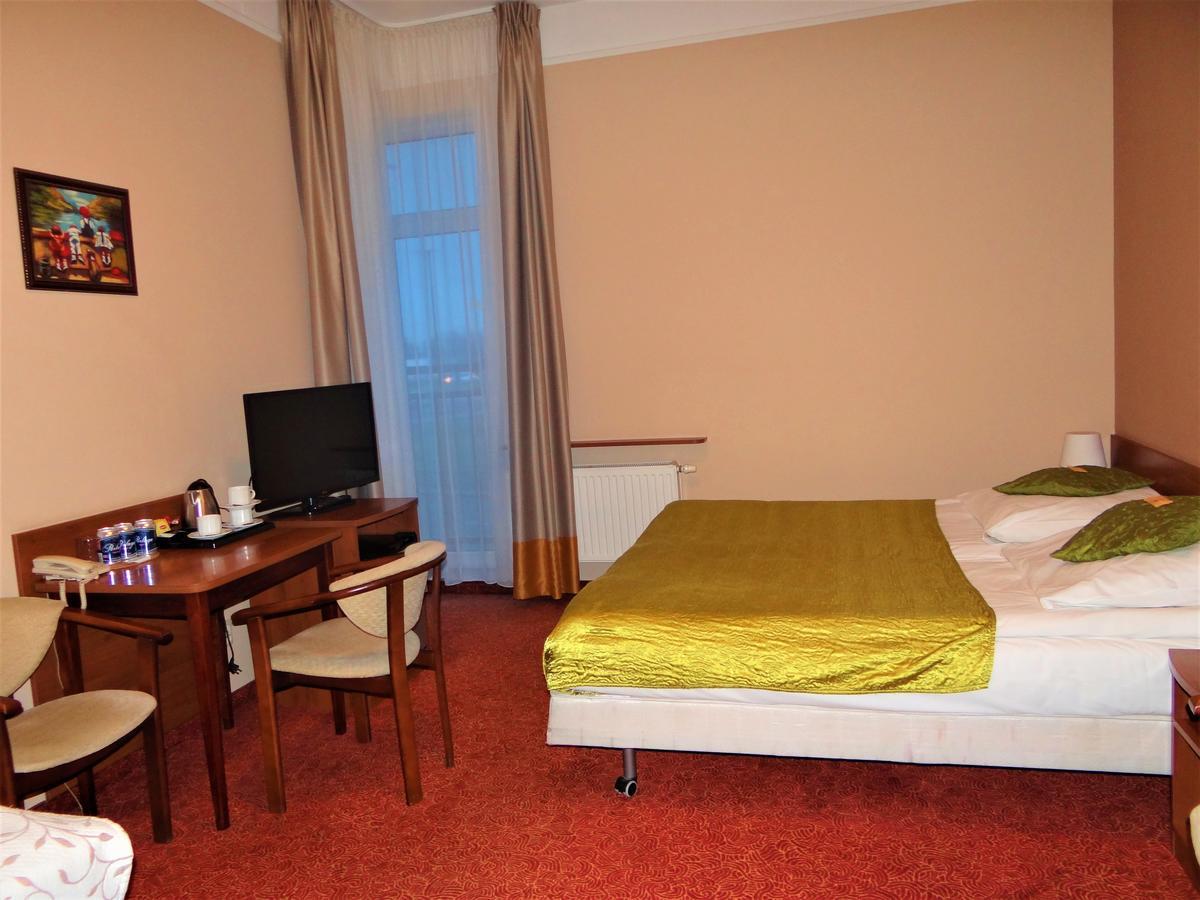 Grot Hotel Мальборк Екстер'єр фото