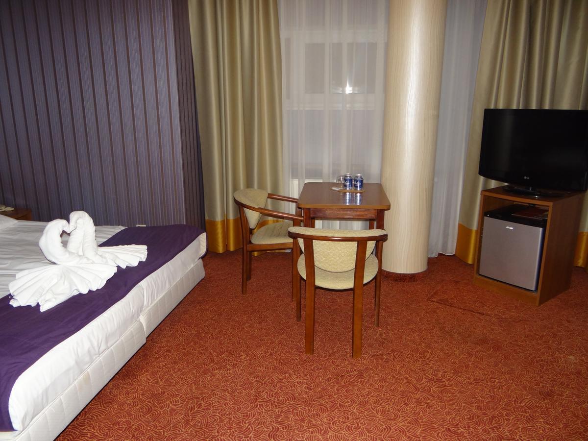 Grot Hotel Мальборк Екстер'єр фото