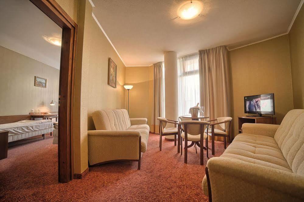 Grot Hotel Мальборк Екстер'єр фото