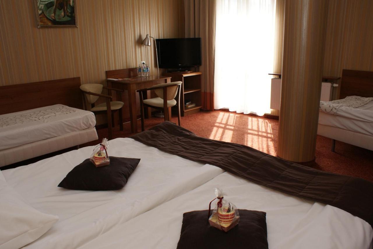Grot Hotel Мальборк Екстер'єр фото